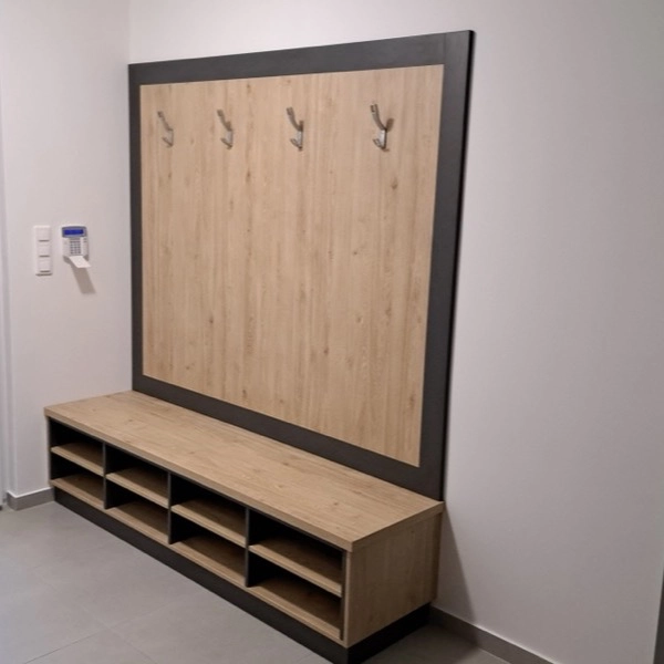 Fából készült egyedi szekrény